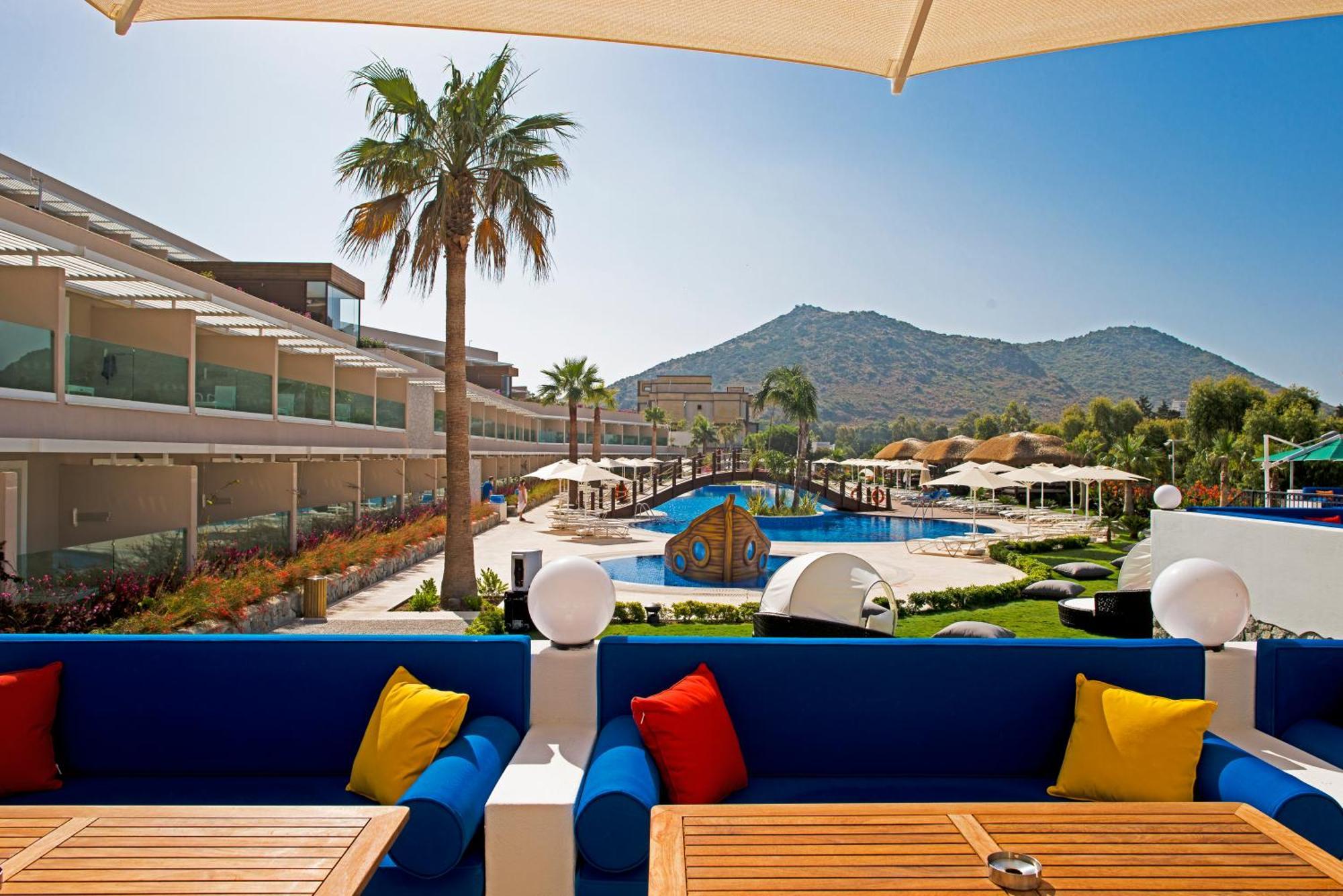 Bellazure Hotel Turgutreis Bagian luar foto