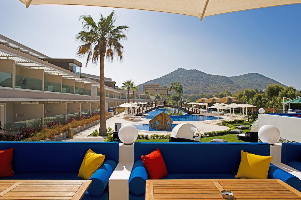 Bellazure Hotel Turgutreis Bagian luar foto